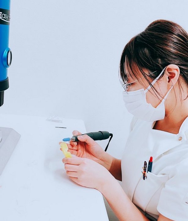 �z���C�g�j���O �}�E�X�s�[�X�쐻���̓��N���j�b�N�Z�H�m�̍�ƕ��i