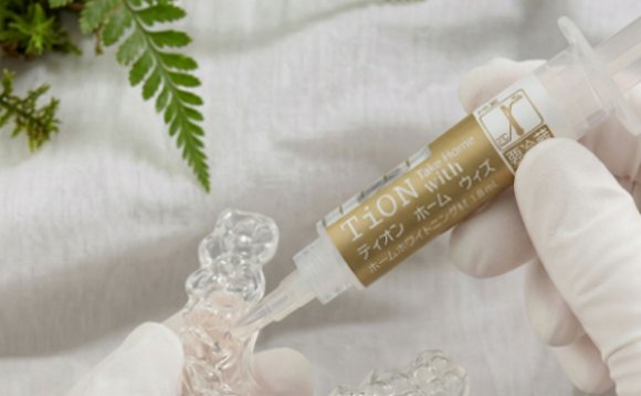 �e�B�I���z�[���E�B�Y���z�[���z���C�g�j���O �}�E�X�s�[�X�ւ̃W�F�������̗l�q